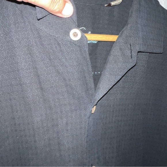 Tommy Bahama 100% Silk Embroidered Midnight Martini’s Shake It Up 2010 Shirt XL - Picture 4 of 10